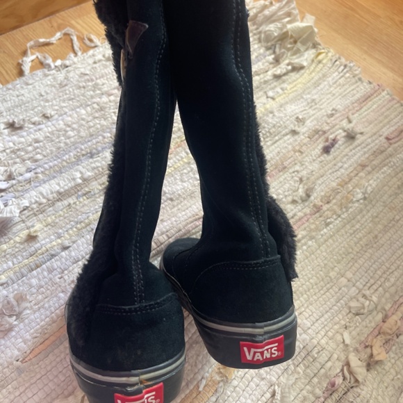 Women’s Vans Black Suede Faux Fur Phoebe Sneaker Velcro Boots - Picture 3 of 6